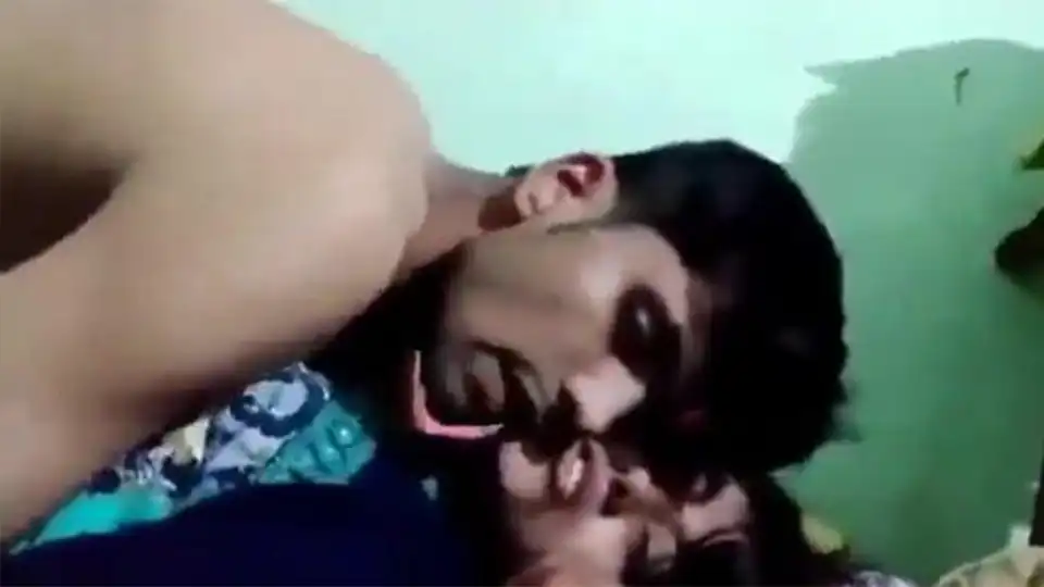 সুন্দরী, কুমারী বাঙালি মেয়ের প্রেমিকের সাথে প্রথমবারের মতো বেদনাদায়ক যৌন মিলন