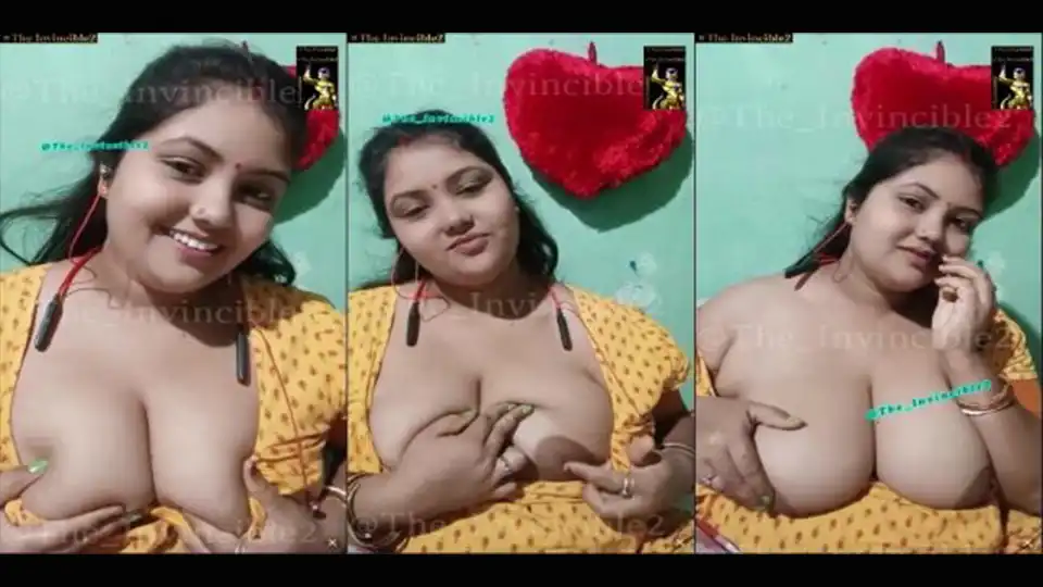 সেক্সি রিঙ্কু বৌদি তার গোল গোল মাই আর গুদ দেখাল ভিডিও কলে